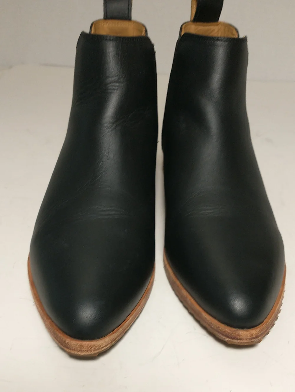 LIKE NEW Nisolo Made In Peru, Black Leather Pointed Toe Bootie, Size 6.5